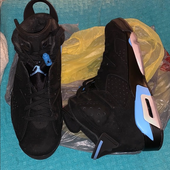 Air Jordan 6 Unc - Picture 2 of 4